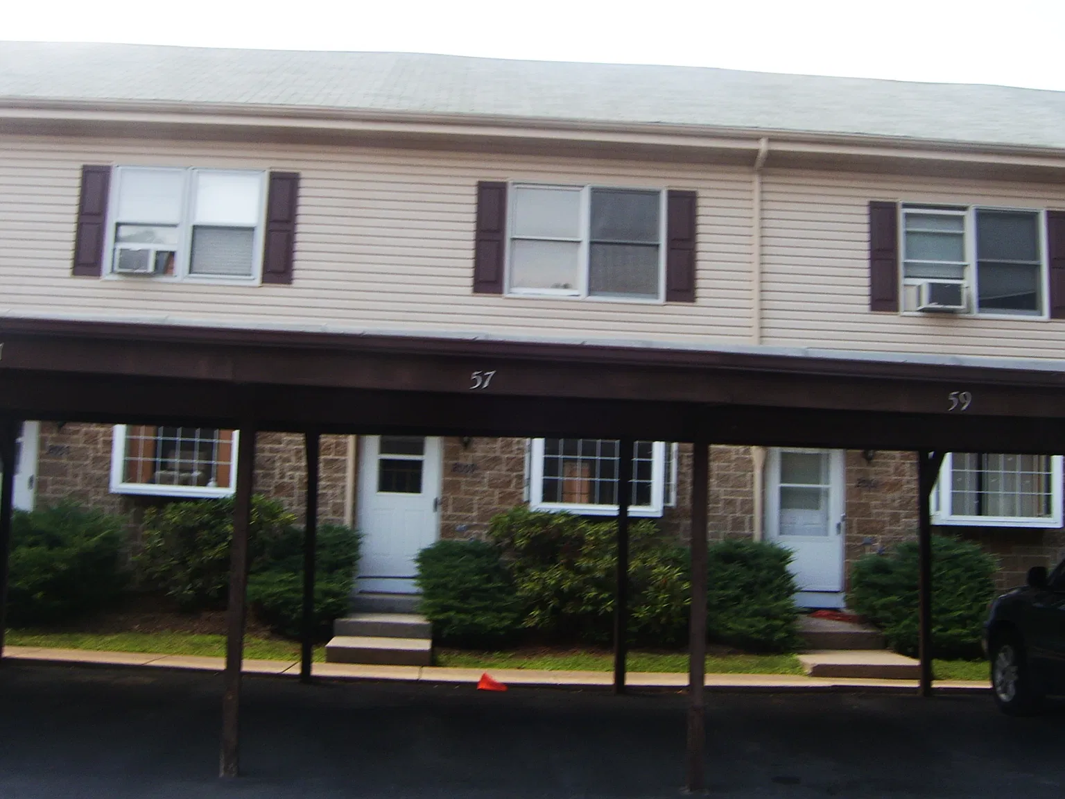 2059 Mary Ellen Ln — Photo 2
