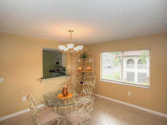 5th image of 3651 Hispania Pl #625-4
