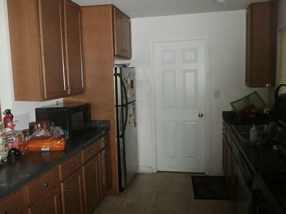 5th image of 17 Westwood Ct