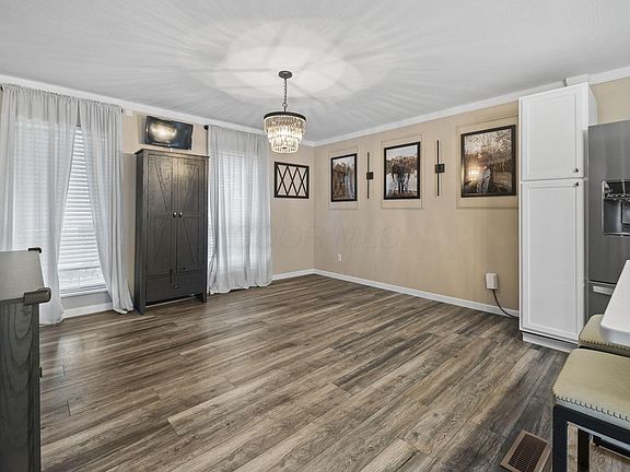3rd image of 1297 Crossbrook Blvd