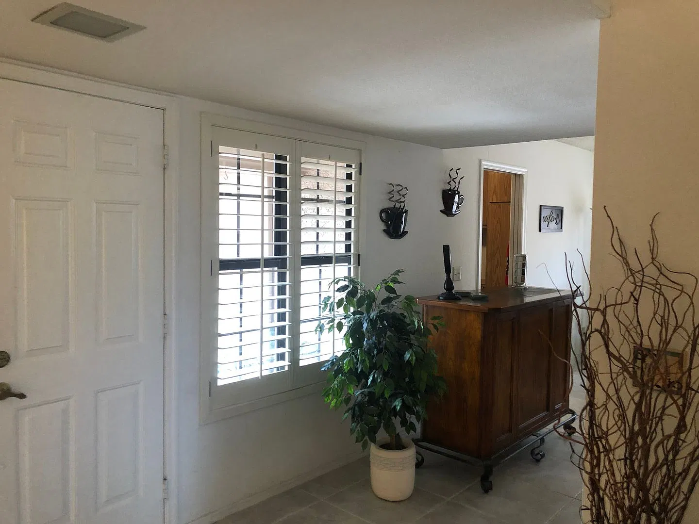 This amazing 3 bedroom home is located in Leisure World a 45+ Active Adult Resort Community. Rent... — Photo 3