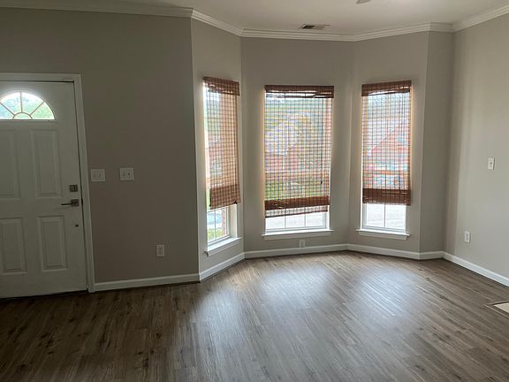 2nd image of 4812 Southern Oaks Ln