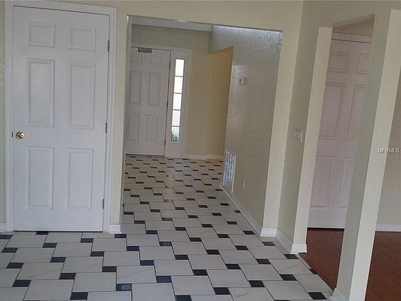 2nd image of 603 Lyndsey Ln
