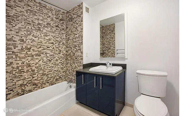 Rented by Douglas Elliman | media 36