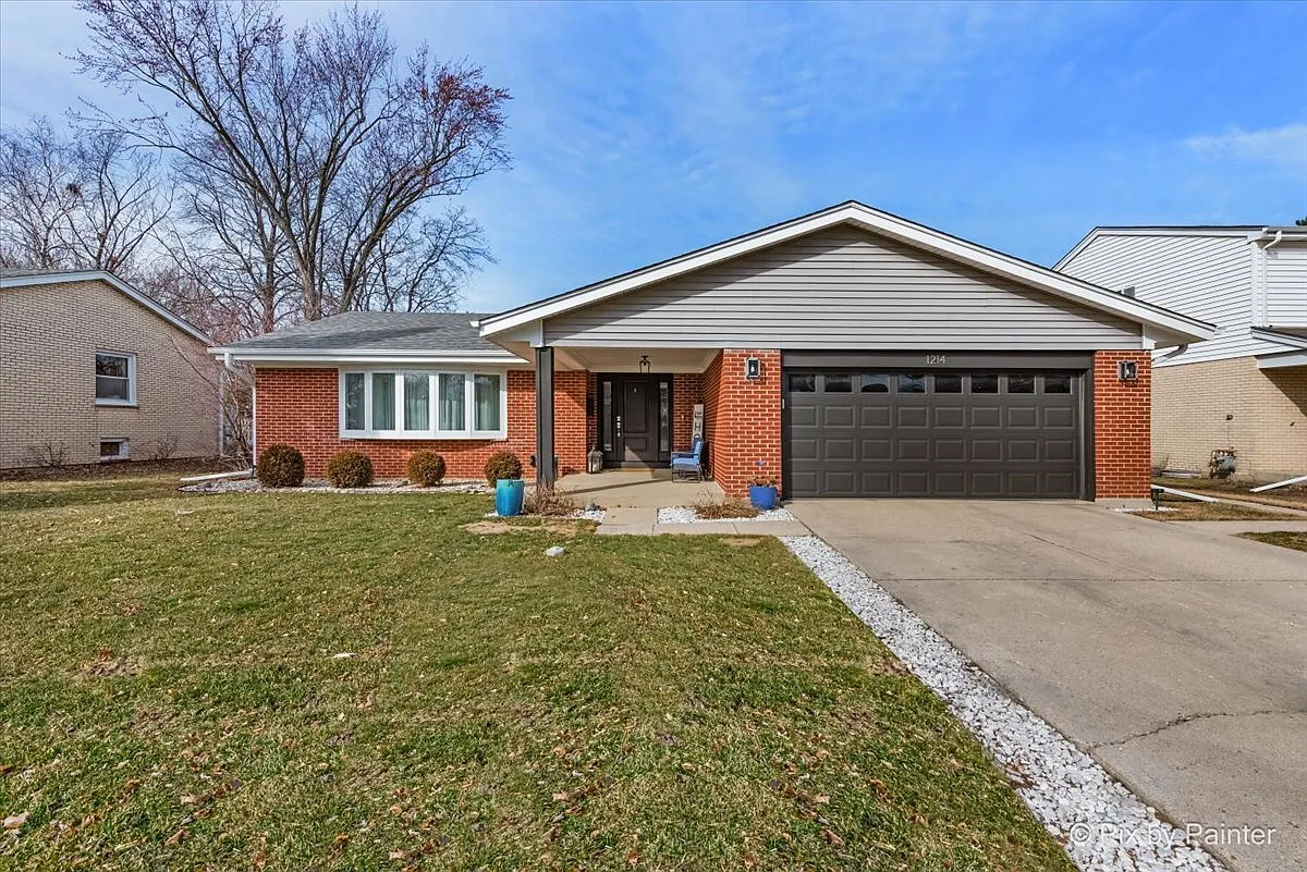 1214 E Suffield Dr photo 1