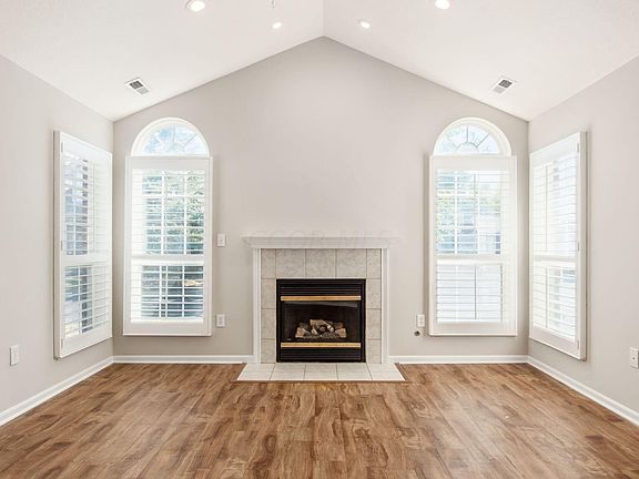 4th image of 3661 Colonial Dr
