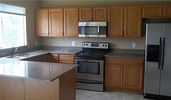 5421 Branbury Ct Kitchen_11032015