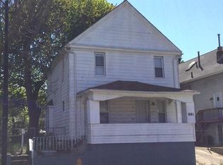 881 N Main St, Akron, OH 44310