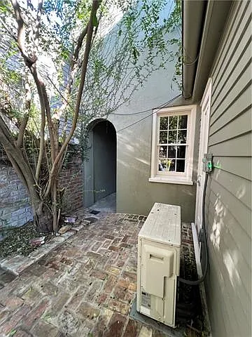 1119 Bourbon St #4 — Photo 21