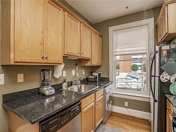 5th image of 319 N 2nd St #B