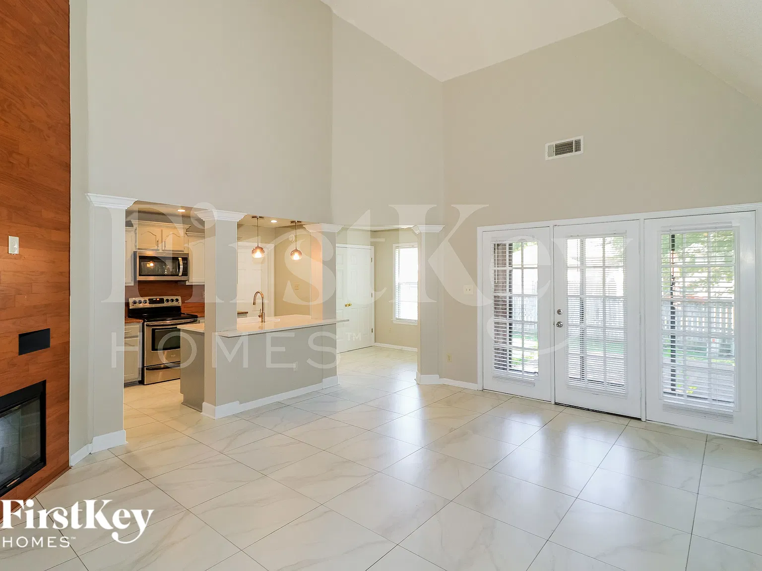 4 bed, 2.5 bath, 1985 sqft, $1,990 — Photo 3