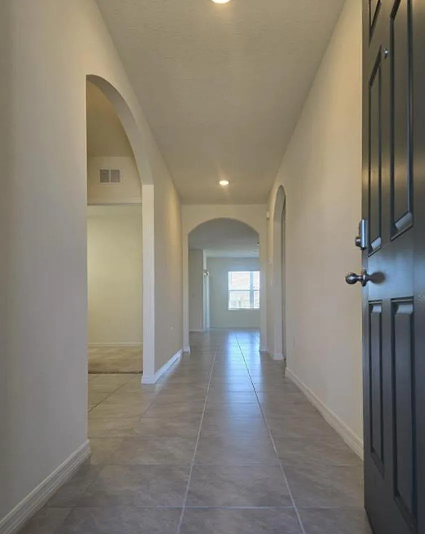 3 bed, 1725 sqft, $2,300 — Photo 4