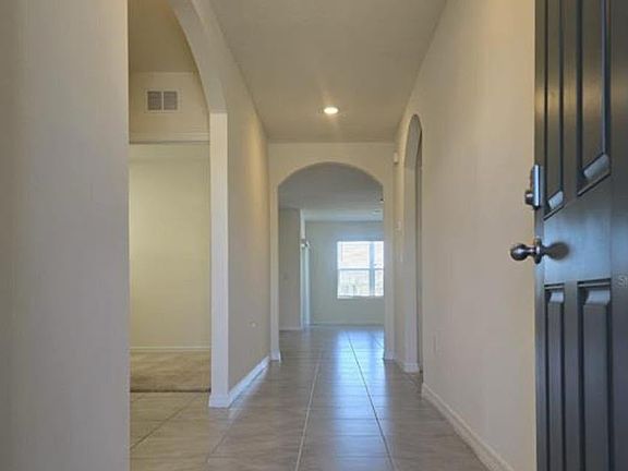 4th image of 534 Noble Ave