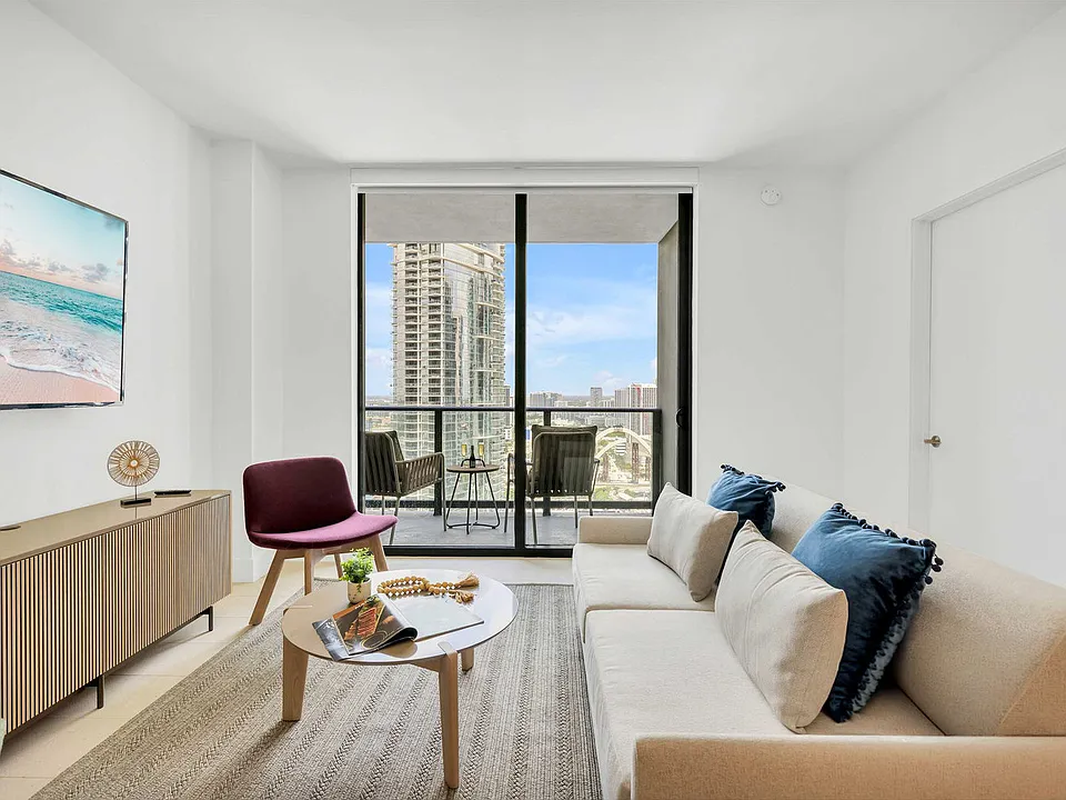 601 NE 1st Ave #ID1227486P