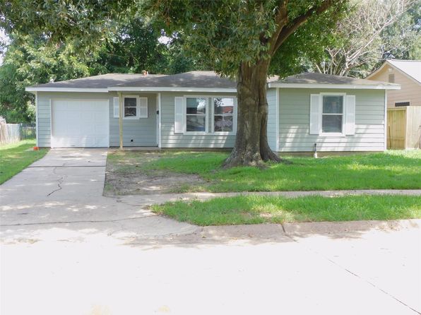 3719 Meadowlake Rd