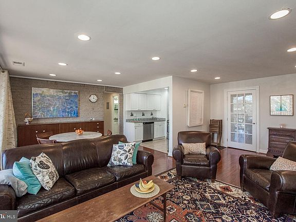 2nd image of 4415 Briarwood Ct N APT 32