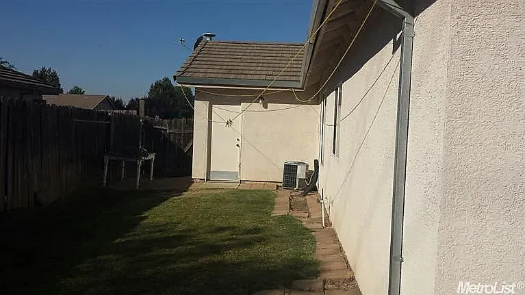 1153 Amberhill Ave — Photo 3