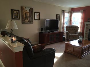 2604 Woodsview Dr, Bensalem, PA 19020