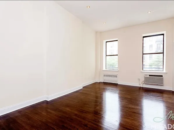 1556 York Avenue image 1 of 4