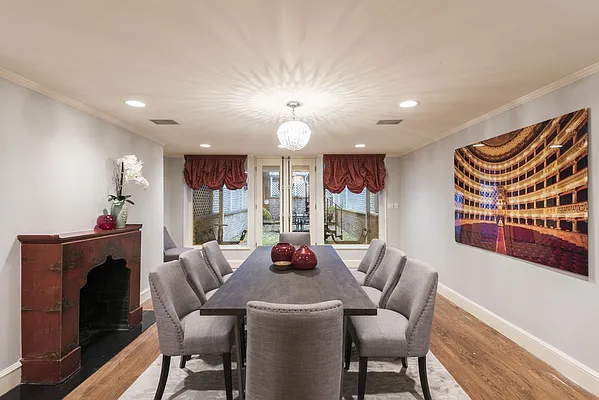 Sold by Nest Seekers International | media 6