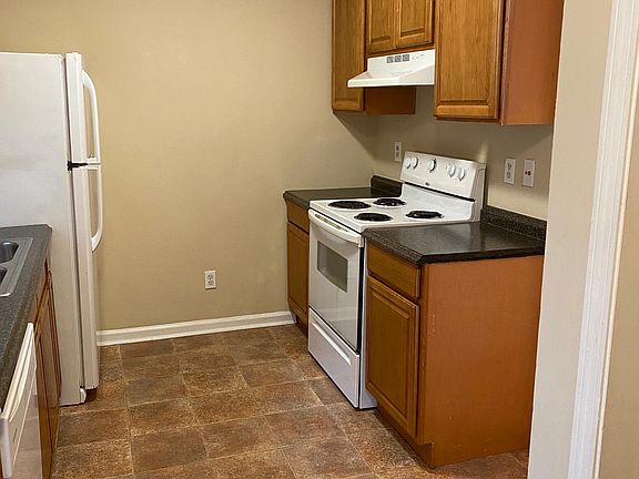 4th image of 3743 Oakwood Hills Dr APT A