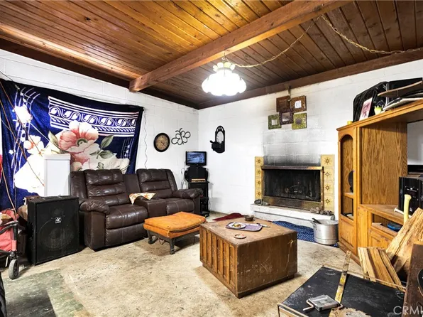 6757 Meehlies Rd, Lucerne Valley, CA 92356