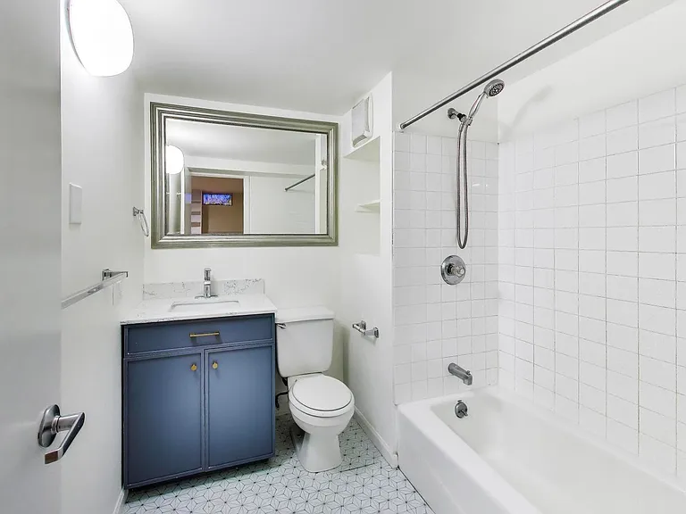 2233 W Armitage Ave #CH — Photo 12