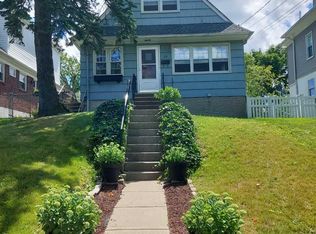 24 Bayview Pl, Staten Island, NY 10304