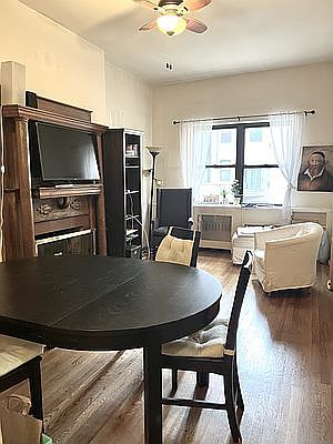 5th image of 234 W 74th St #4B