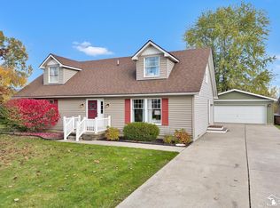 1516 Dazarow Dr, Monroe, MI 48162