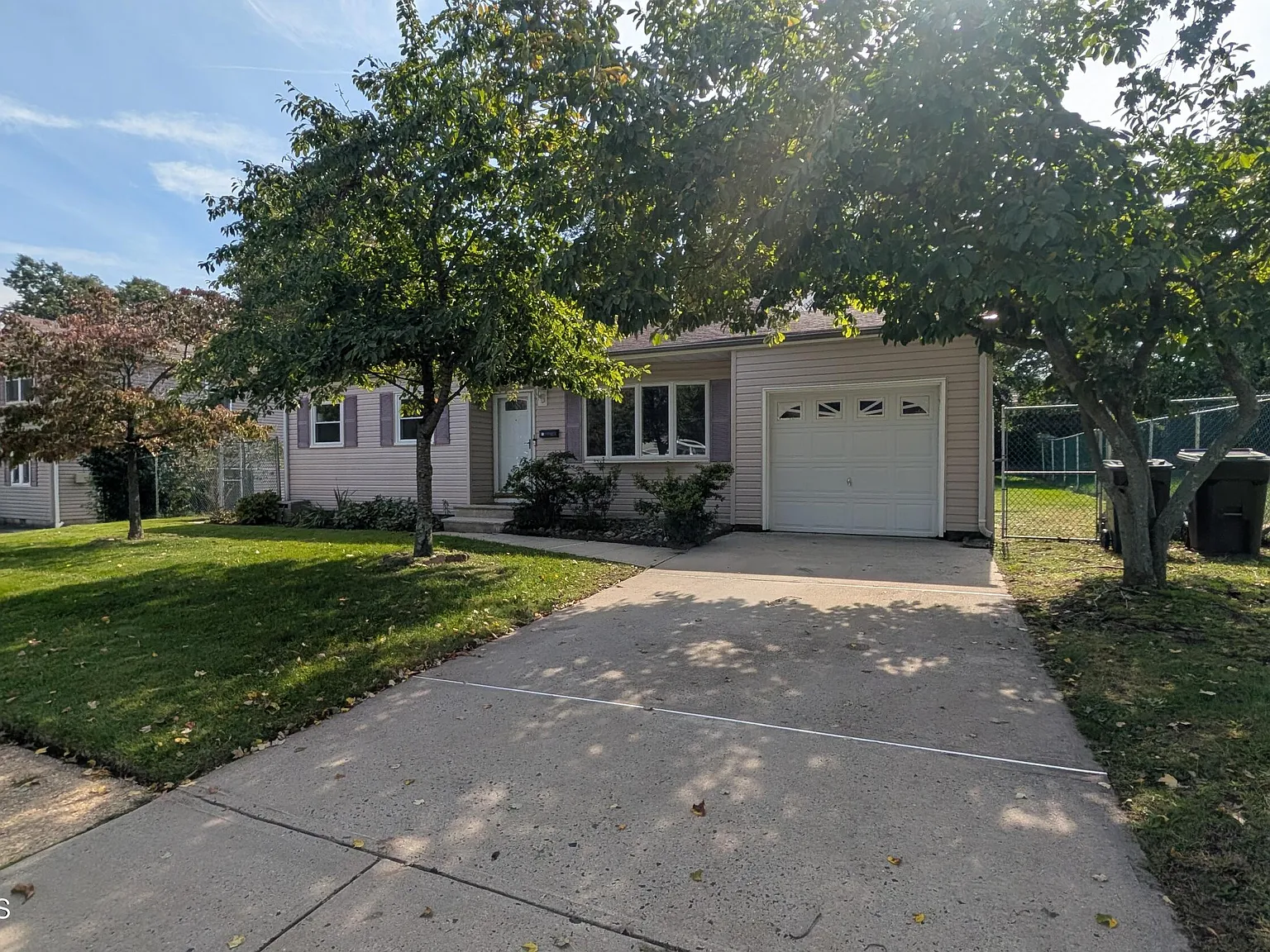 3 bed, 1326 sqft, $4,000 — Photo 1