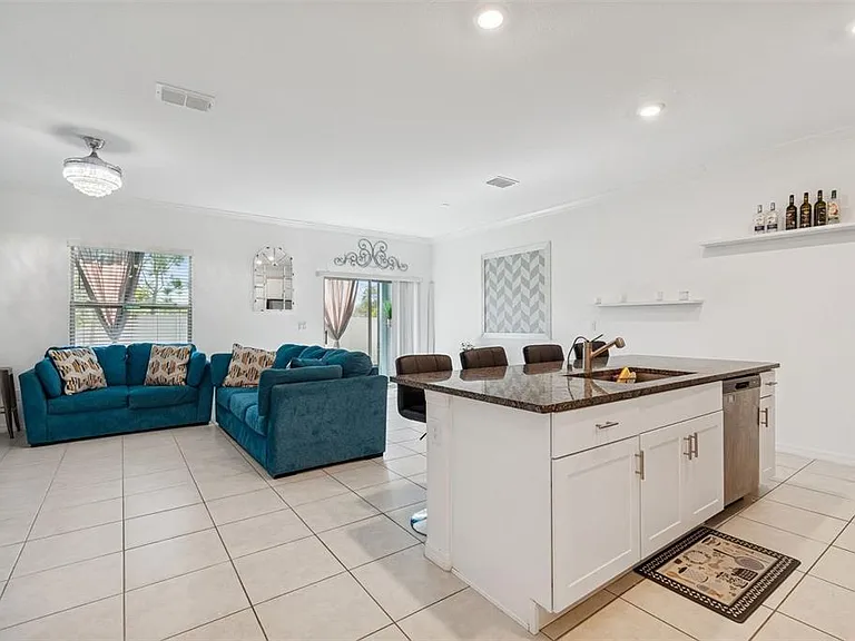 21818 Lyonia Ln — Photo 3
