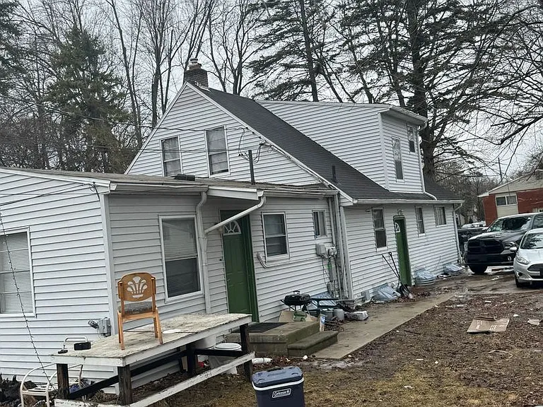 568 Spartan Ave — Photo 2