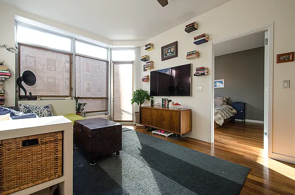 Sold by Brick&Mortar | media 3