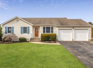 116 Crystal Dr, Aquebogue, NY 11901