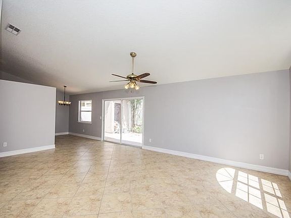 3rd image of 204 Panorama Dr