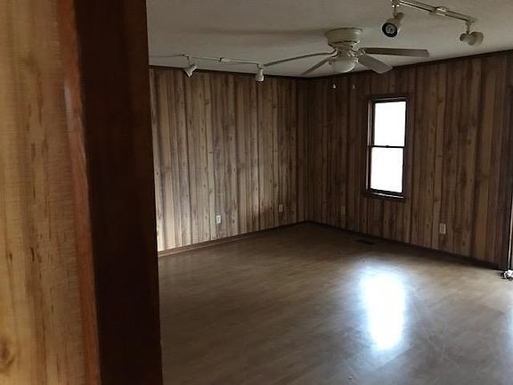 2nd image of 3627 Sharon Ave