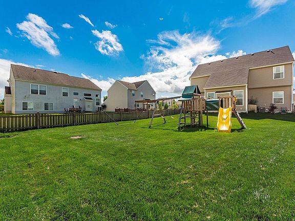 3rd image of 760 Redwood Valley Dr
