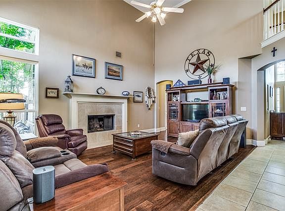 4th image of 4301 Angelina Dr