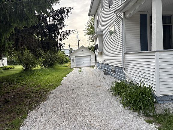 3rd image of 130 S 5th St