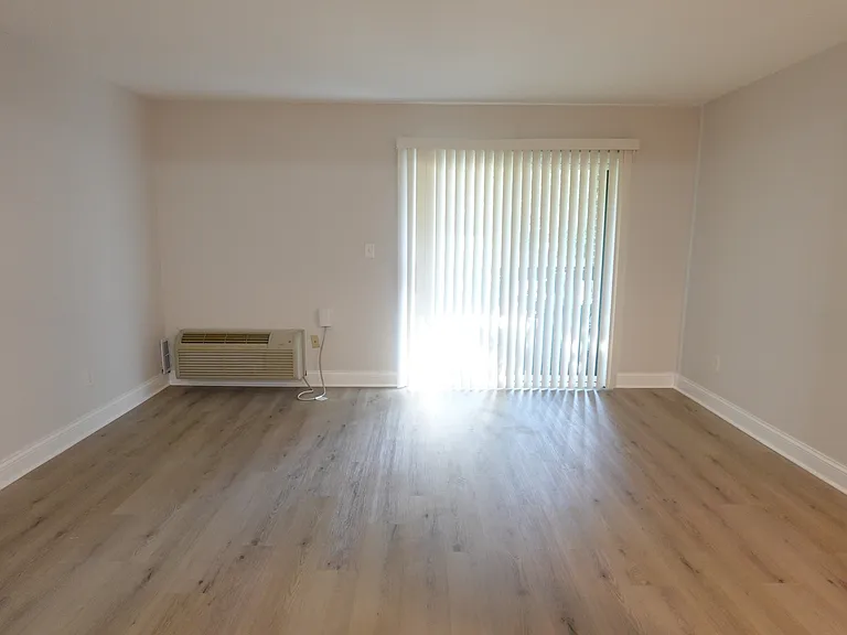 566 Somerset Ln #2 — Photo 8