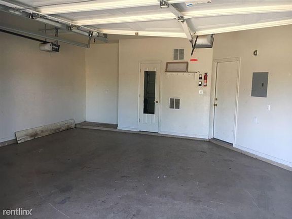 2nd image of 707 Bluebonnet Cir