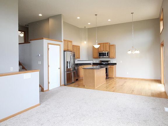 4th image of 3159 Frontier Dr