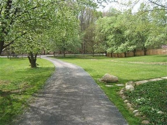 2nd image of 14482 Mill Hollow Ln