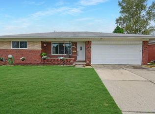13252 Cromie Dr, Warren, MI 48088