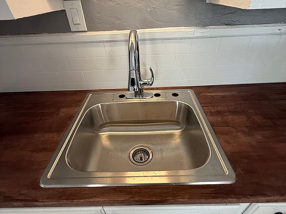 5th image of 113 N Fulton St #1