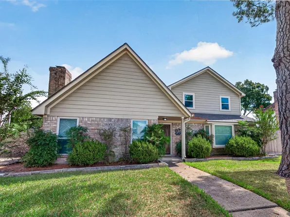 8326 Tiger Ln, Houston, TX 77040