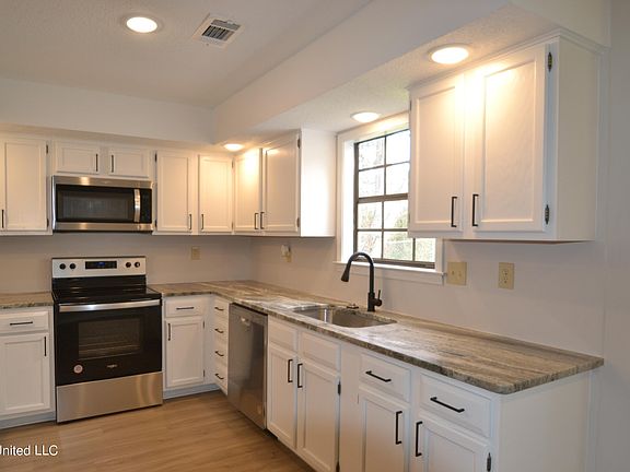 4th image of 7141 Hardwick Dr