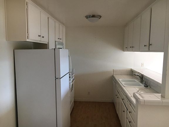 4th image of 363 Newport Ave Unit 103