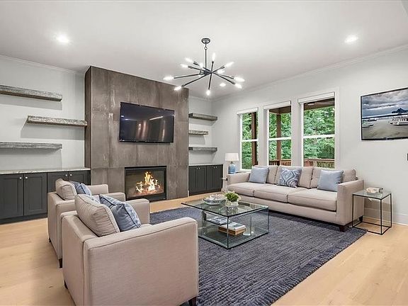 3rd image of 4095 Ashford Dunwoody Rd NE